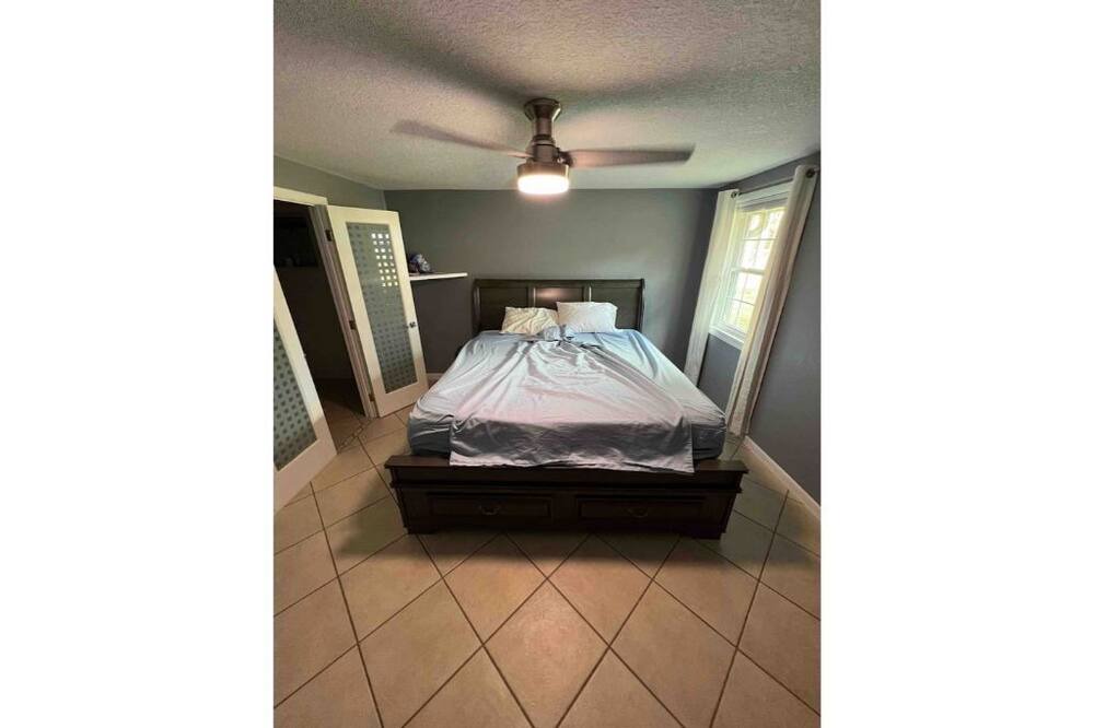 Photo of Bedroom in Middleburg