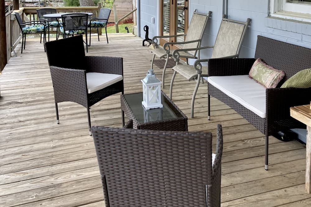 Photo of Patio Balcony in Titus