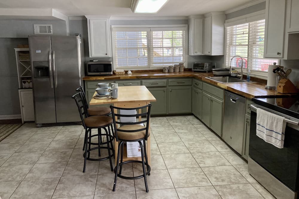 Photo of Kitchen in Titus