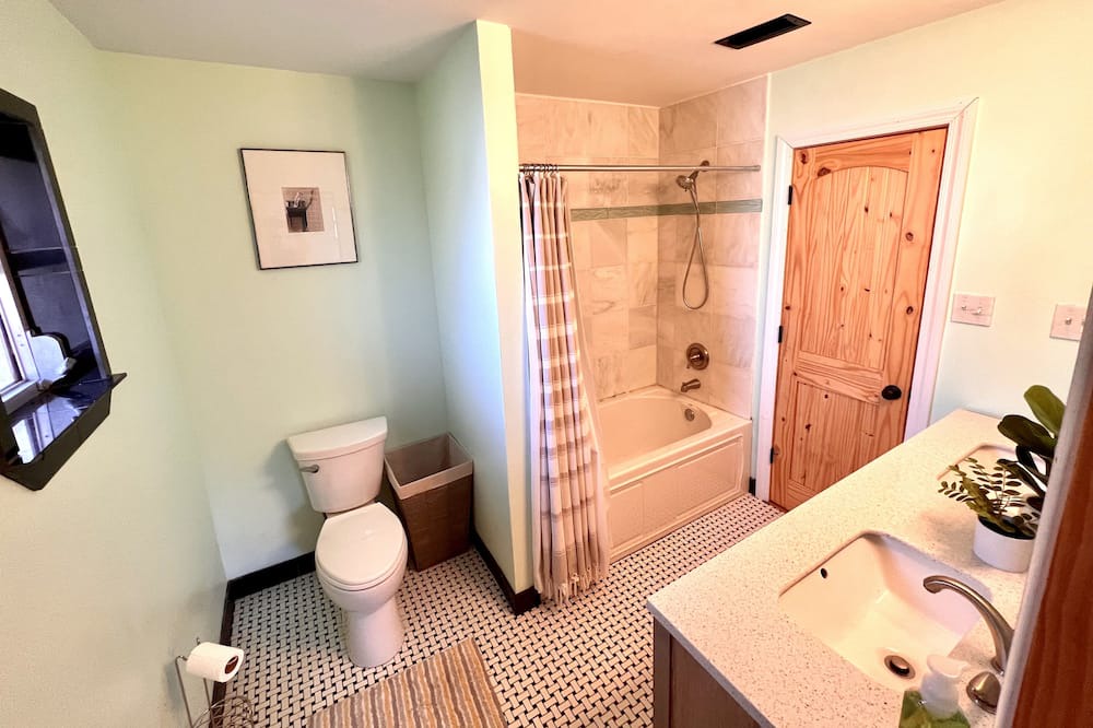 Photo of Bathroom in Spanish Fort