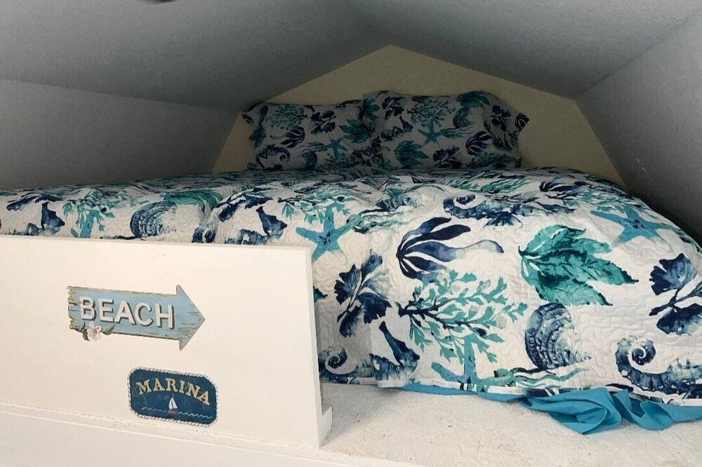 Photo of Bedroom in Edgewater