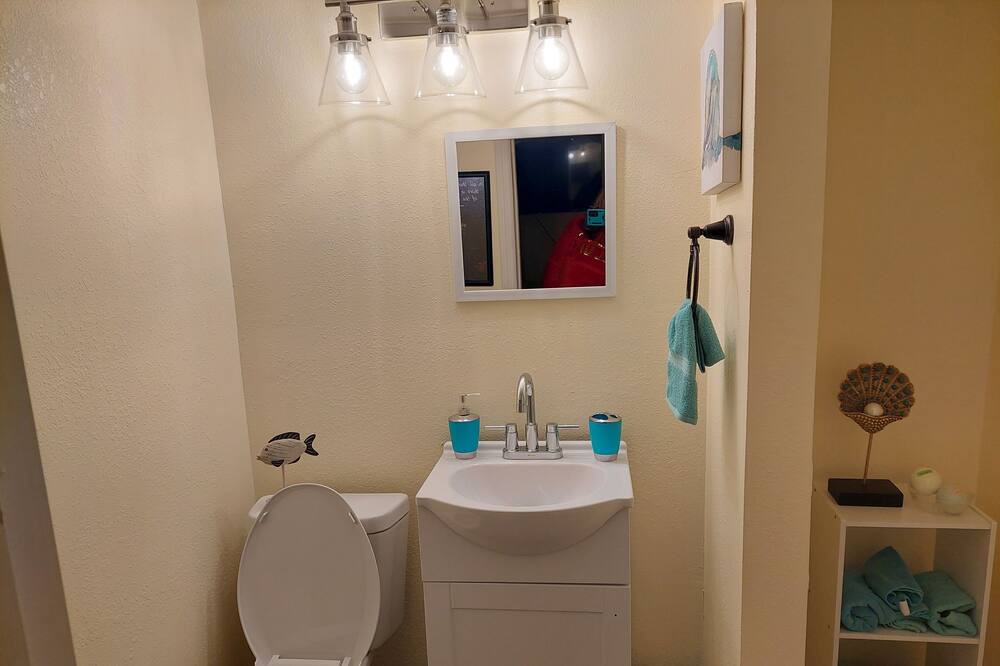 Photo of Bathroom in Edgewater