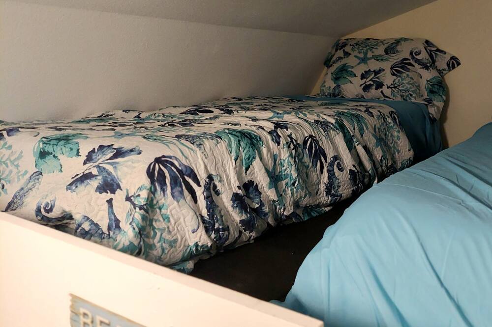 Photo of Bedroom in Edgewater