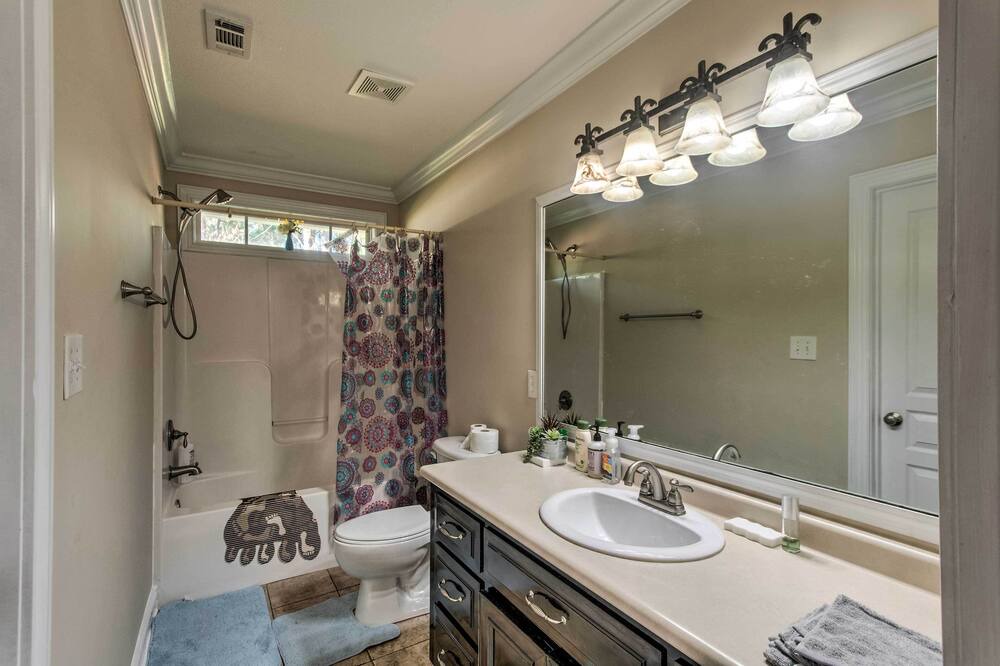Photo of Bathroom in Valdosta