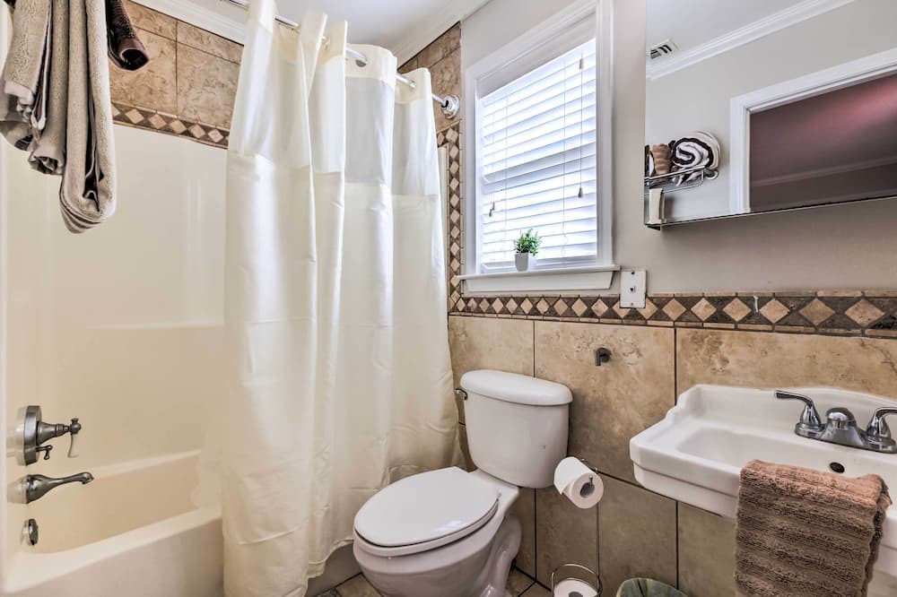 Photo of Bathroom in Long Beach