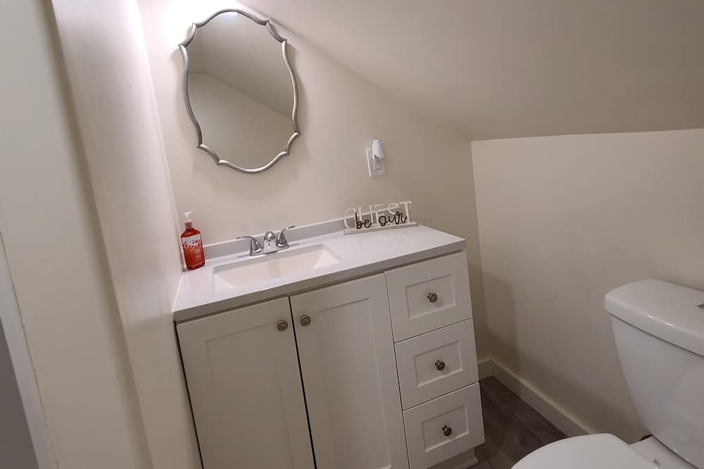 Photo of Bathroom in Childersburg
