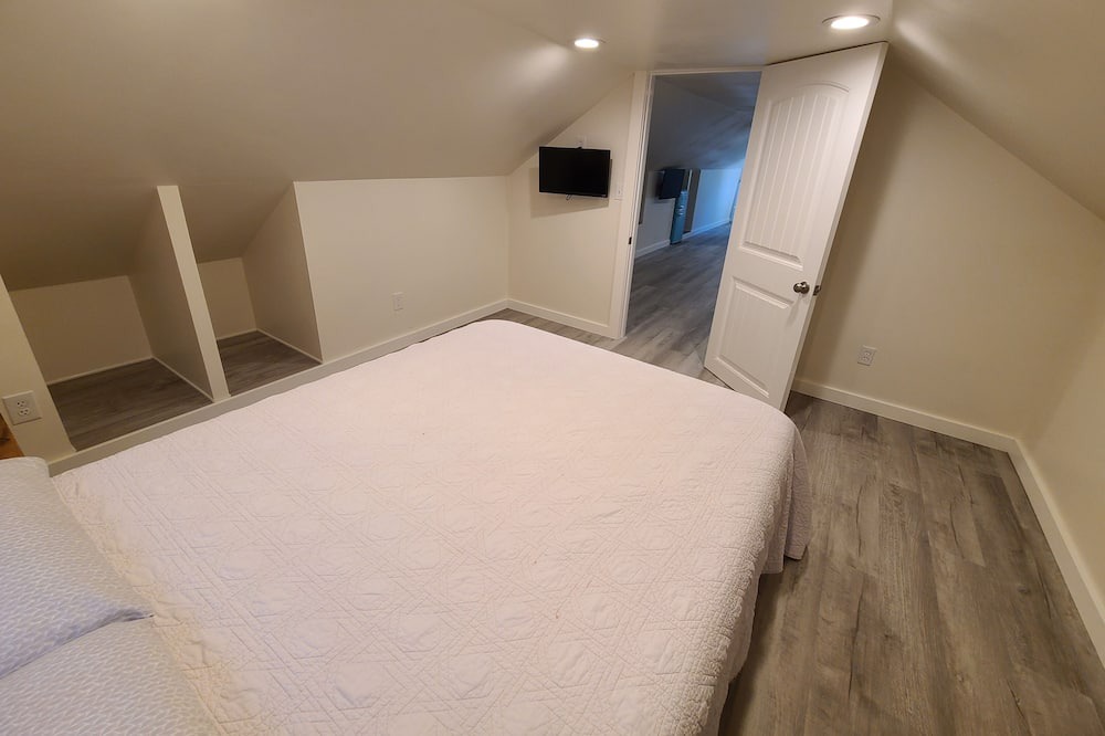 Photo of Bedroom in Childersburg