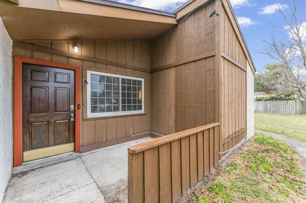 Photo of Outdoor in Sandalwood