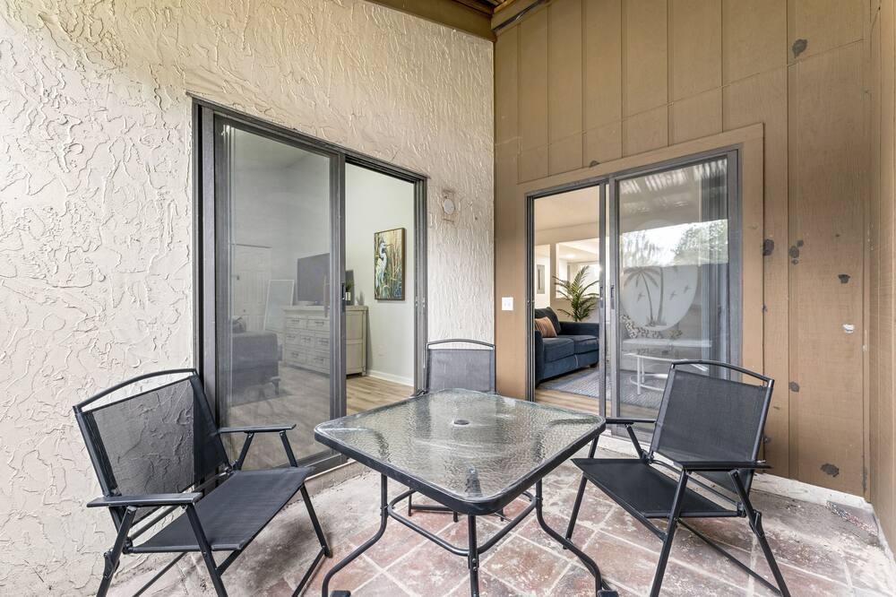 Photo of Outdoor in Sandalwood
