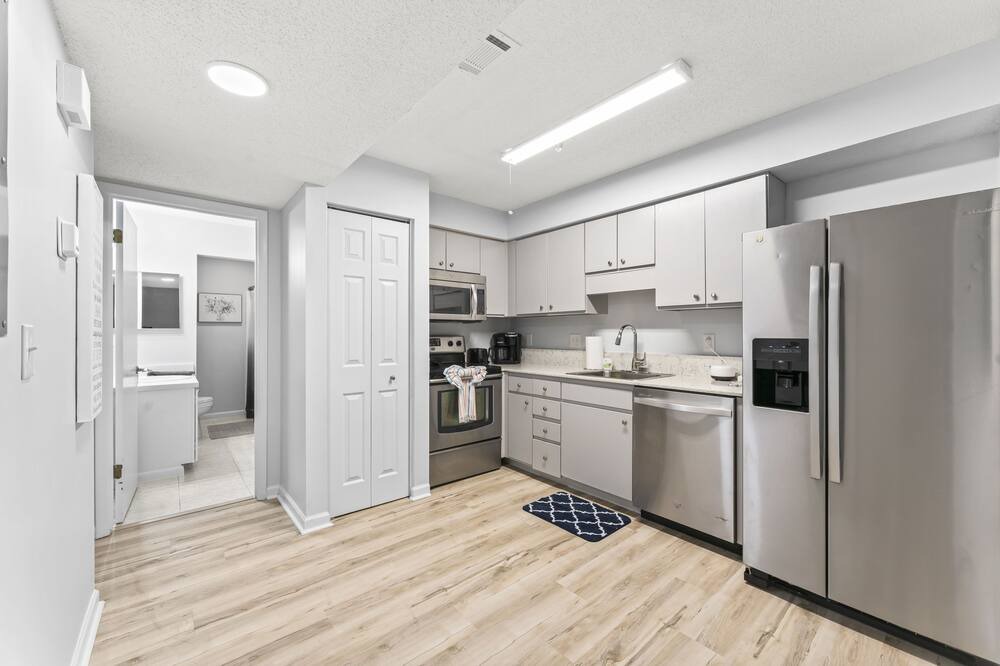 Photo of Kitchen in Sandalwood