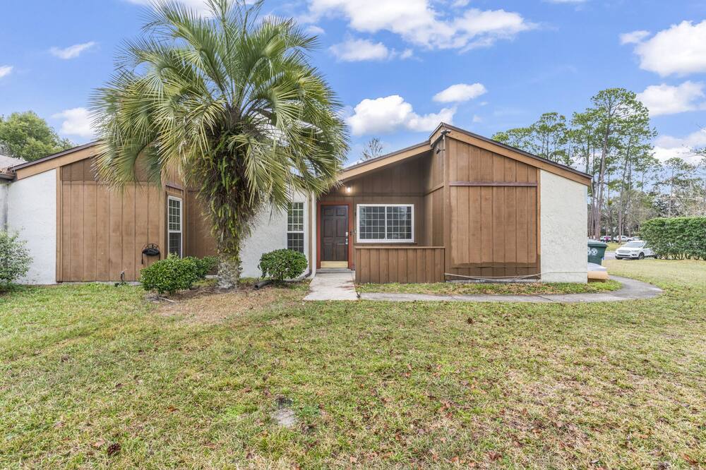 Photo of Outdoor in Sandalwood