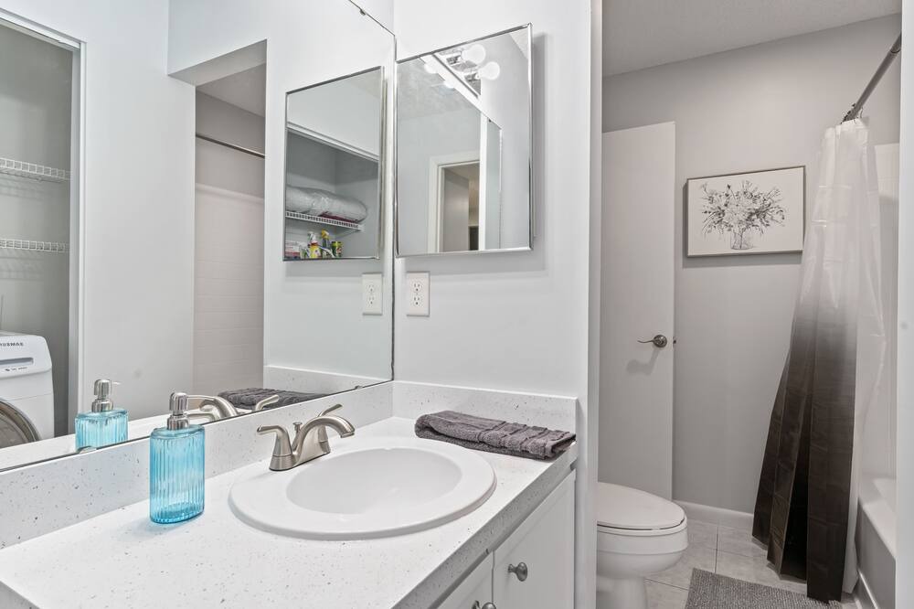 Photo of Bathroom in Sandalwood