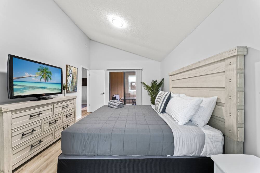 Photo of Bedroom in Sandalwood