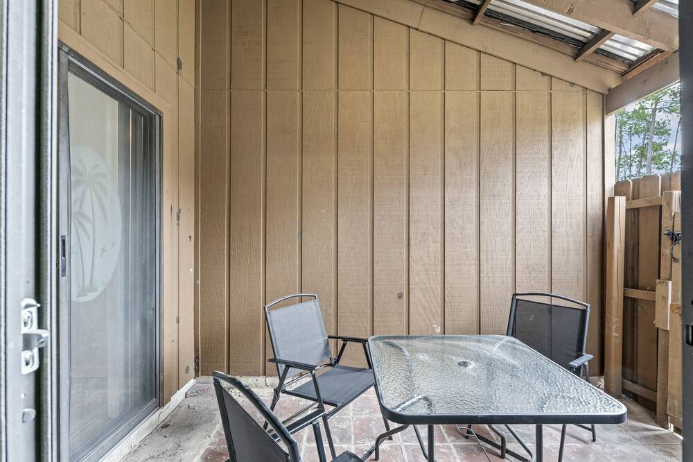 Photo of Outdoor in Sandalwood