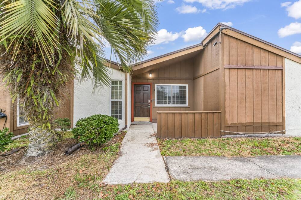 Photo of Outdoor in Sandalwood