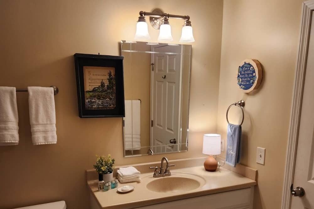 Photo of Bathroom in Dadeville