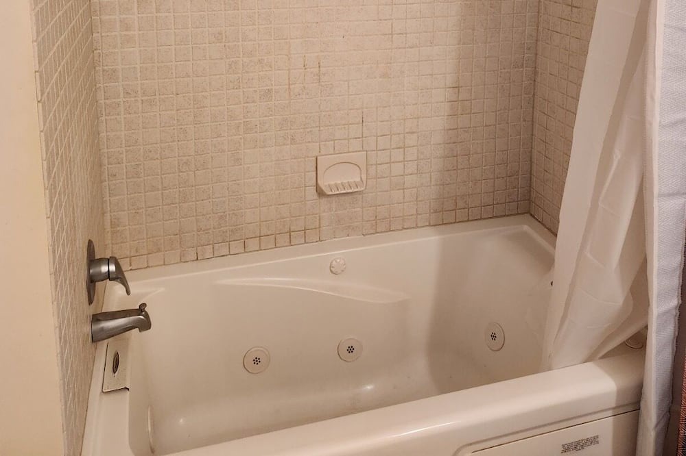 Photo of Bathroom in Dadeville