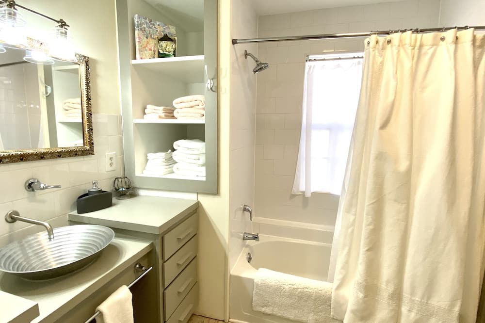 Photo of Bathroom in Griffin