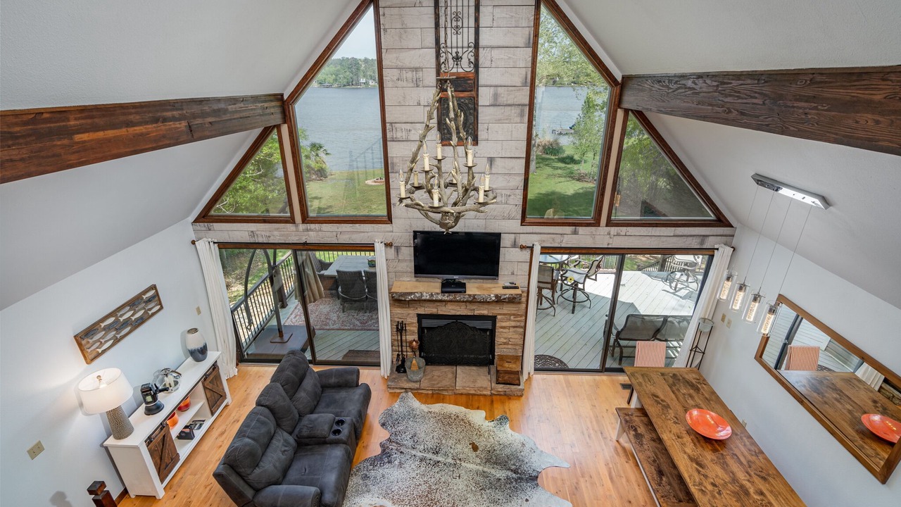 Photo of Livingroom in Eatonton