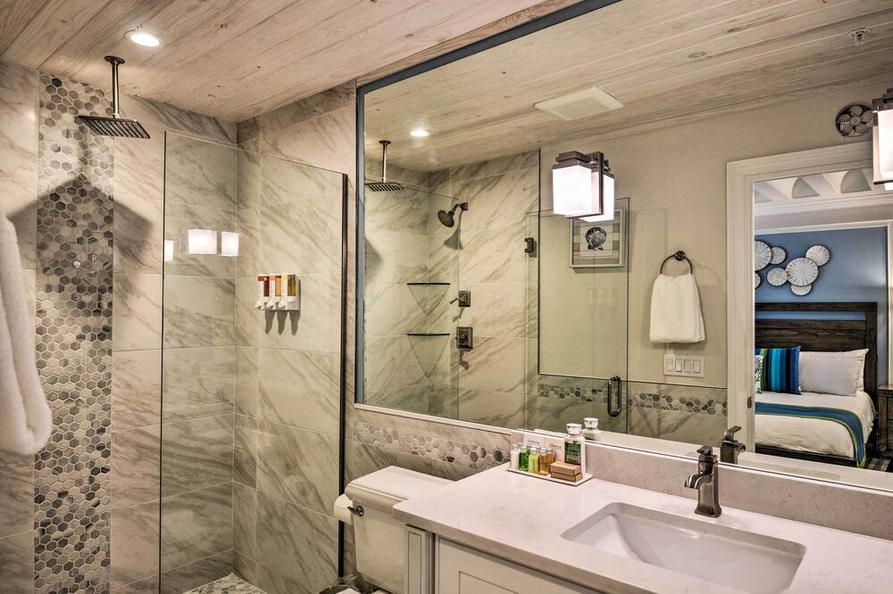 Photo of Bathroom in New Smyrna Beach