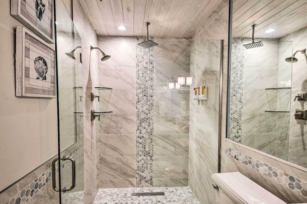 Photo of Bathroom in New Smyrna Beach