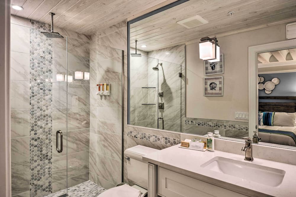 Photo of Bathroom in New Smyrna Beach