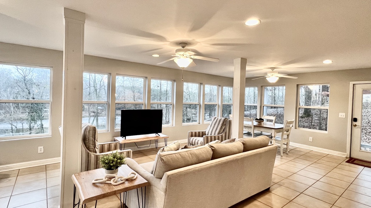 Photo of Livingroom in Wedowee