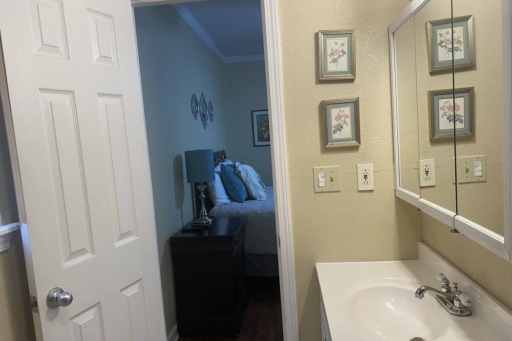 Photo of Bathroom in Freestate