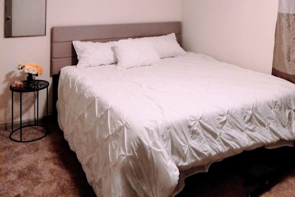 Photo of Bedroom in North Decatur
