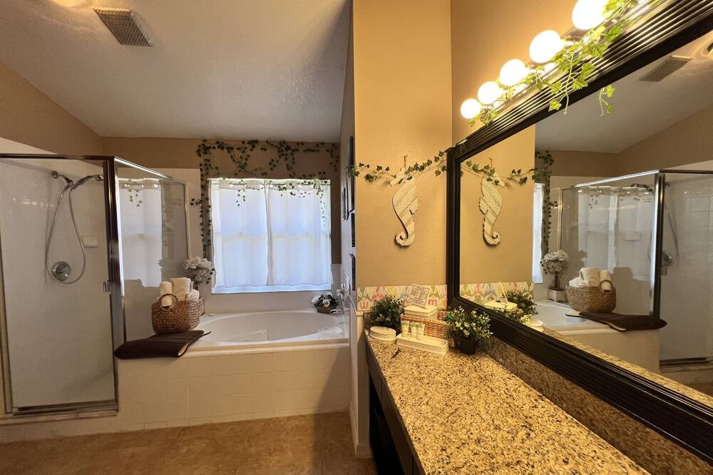 Photo of Bathroom in Florida Pines