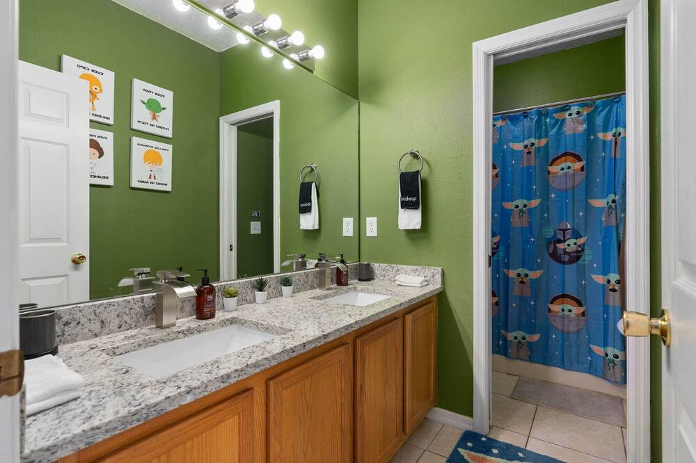 Photo of Bathroom in Sunset Ridge