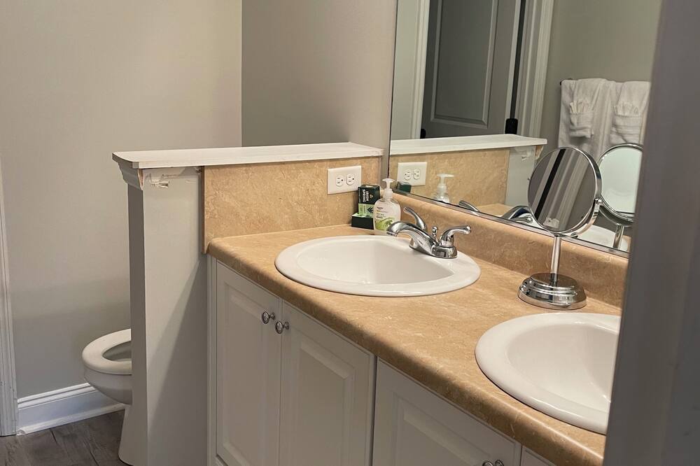 Photo of Bathroom in Grovetown