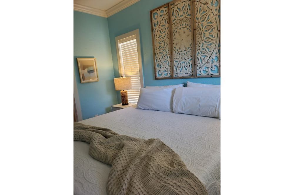 Photo of Bedroom in Ono Island