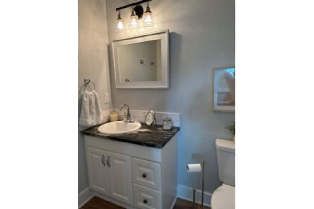 Photo of Bathroom in Ono Island