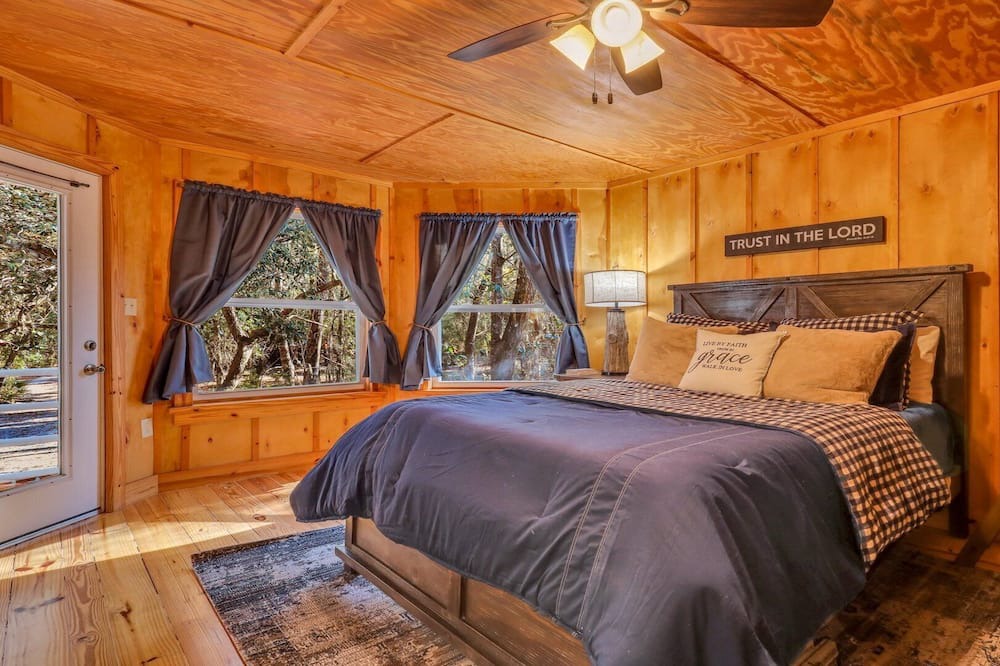 Photo of Bedroom in Waynesville