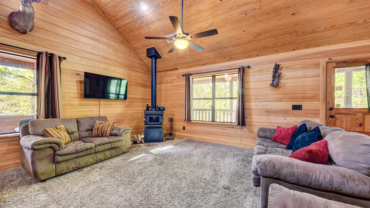 Photo of Livingroom in Charlton County