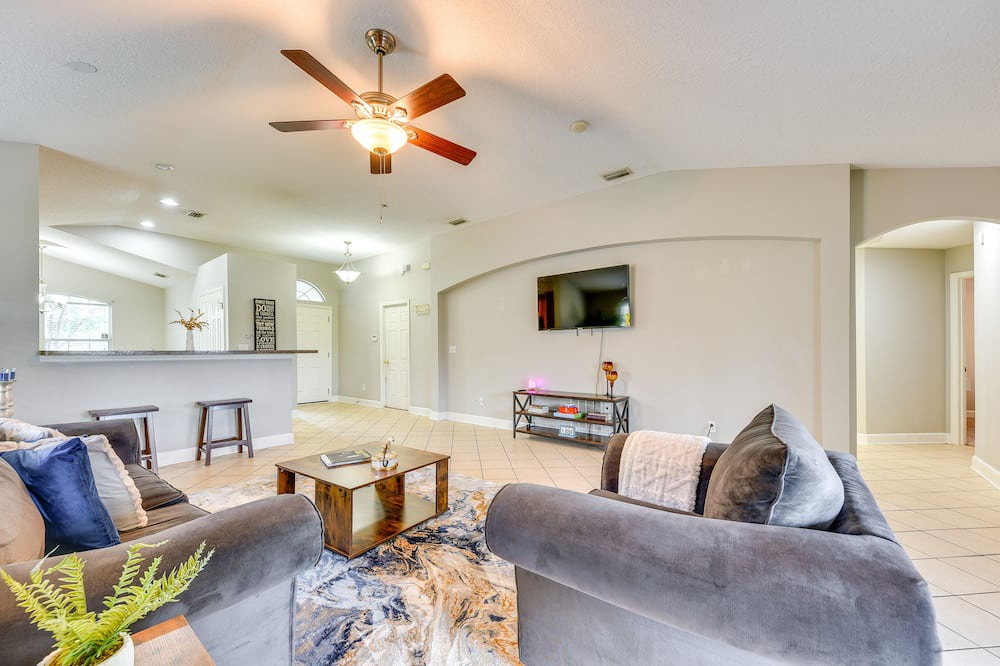 Photo of Livingroom in Northside