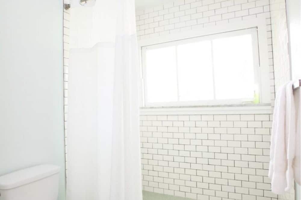 Photo of Bathroom in Esplanade Ridge