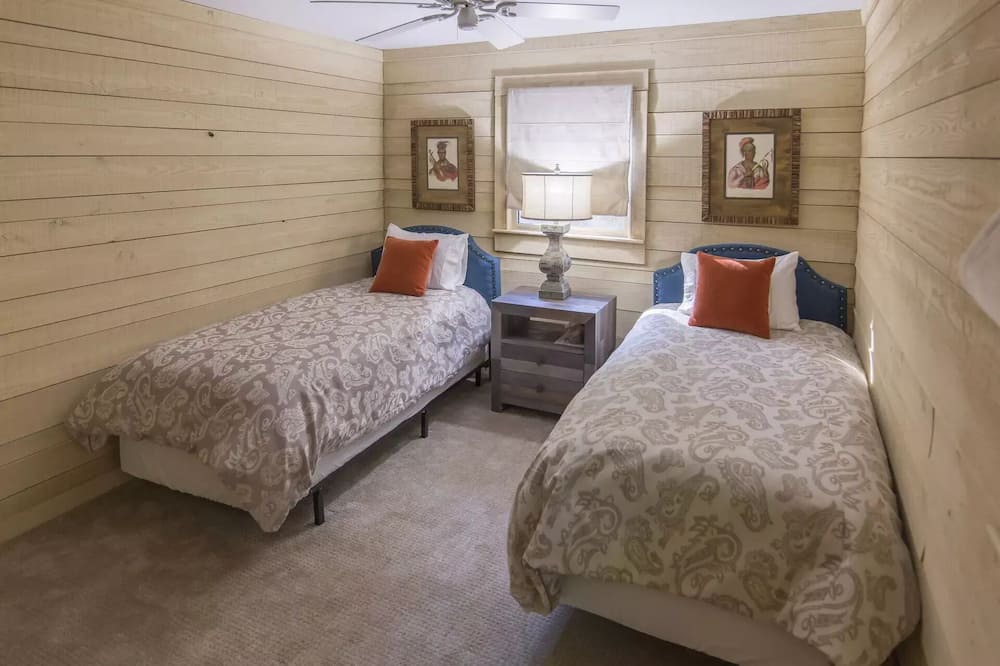 Photo of Bedroom in Hartwell