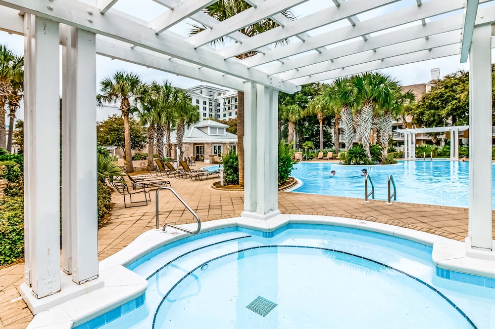 Photo of Outdoor in Baytowne Wharf