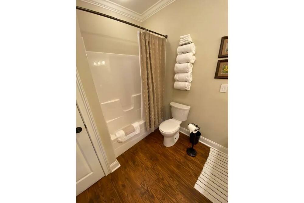 Photo of Bathroom in Ramer