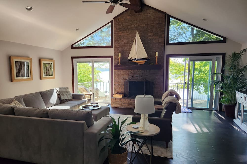 Photo of Livingroom in Buckhead