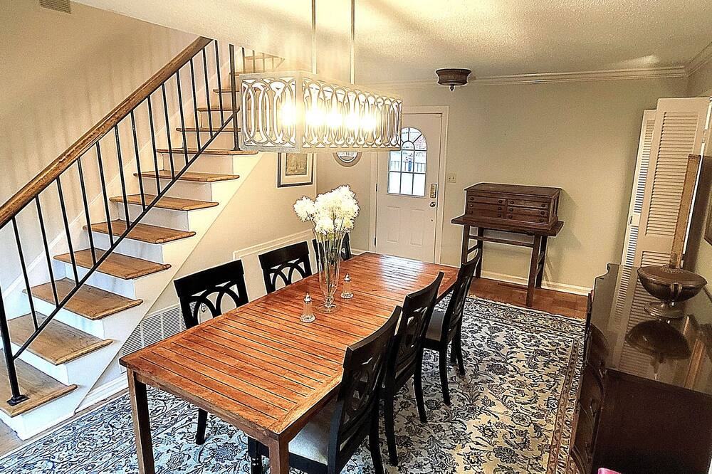 Photo of Bedroom in Montgomery