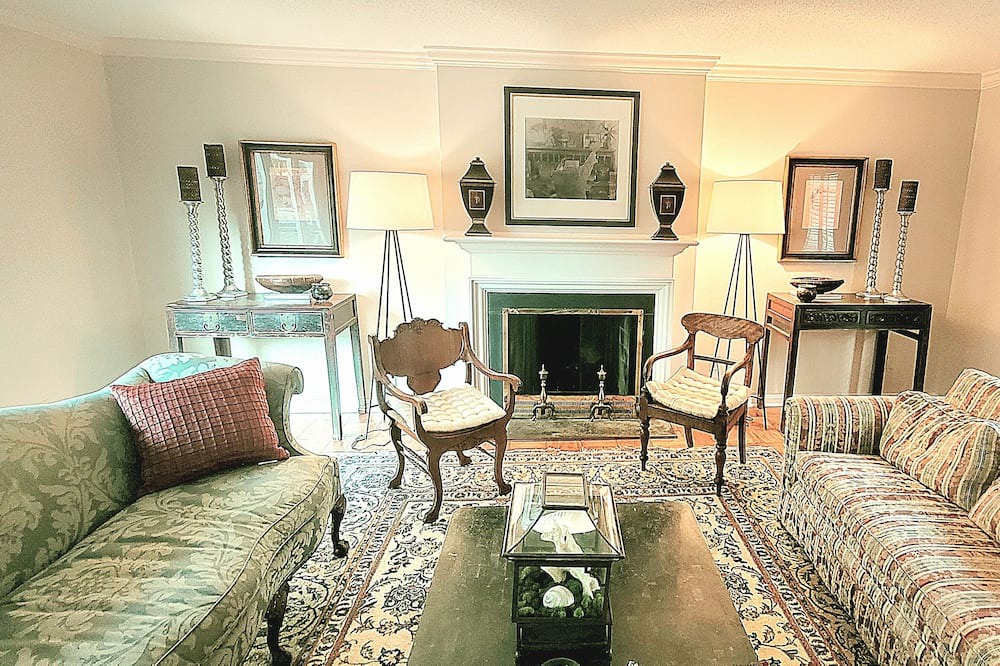 Photo of Livingroom in Montgomery