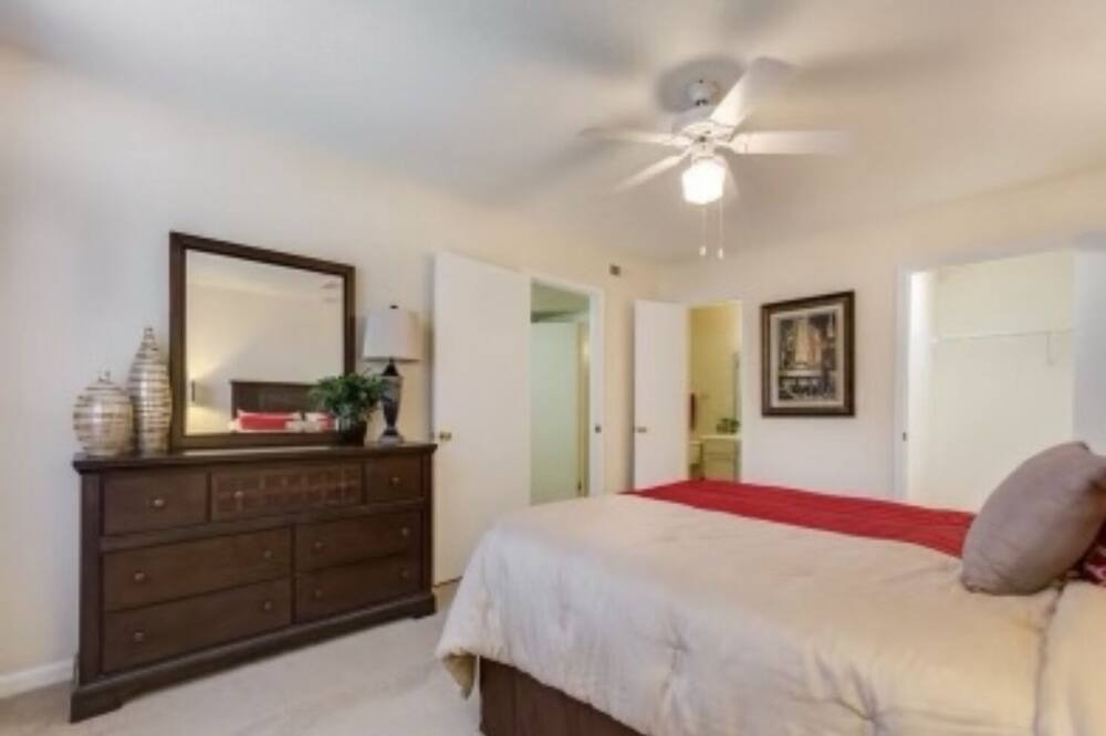 Photo of Bedroom in Tuscaloosa