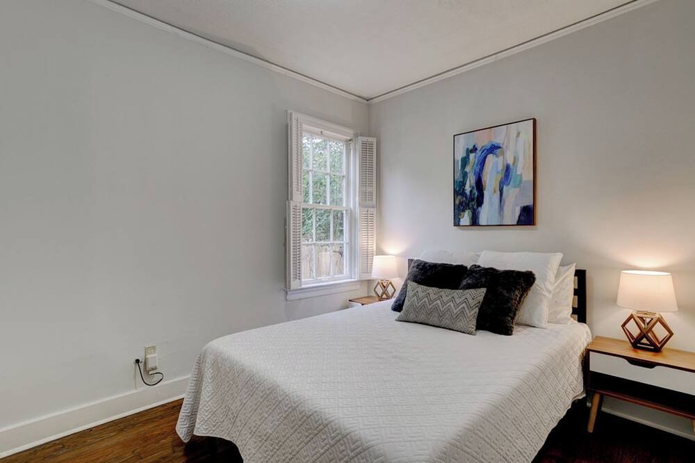Photo of Bedroom in Greater Belhaven