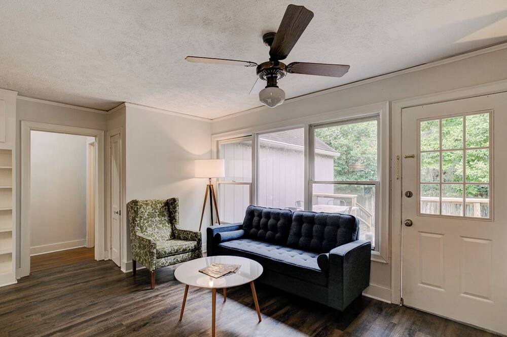 Photo of Livingroom in Greater Belhaven