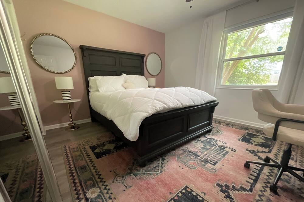 Photo of Bedroom in Tallahassee