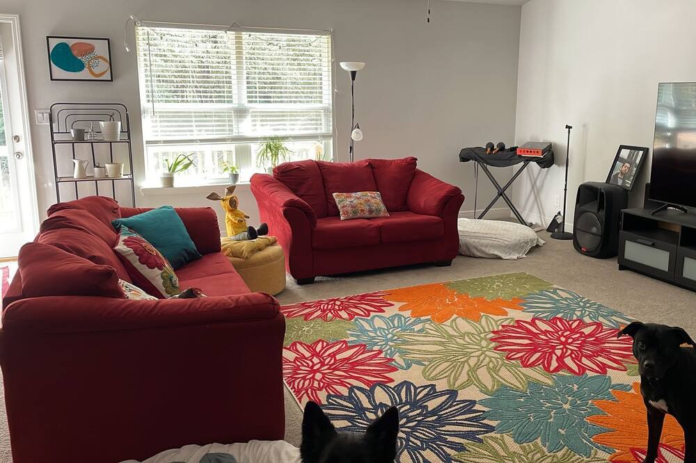 Photo of Livingroom in Northwest Pensacola
