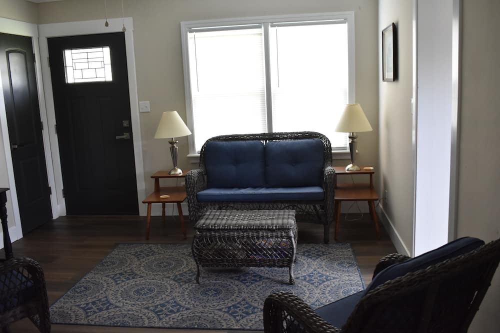 Photo of Livingroom in Waycross
